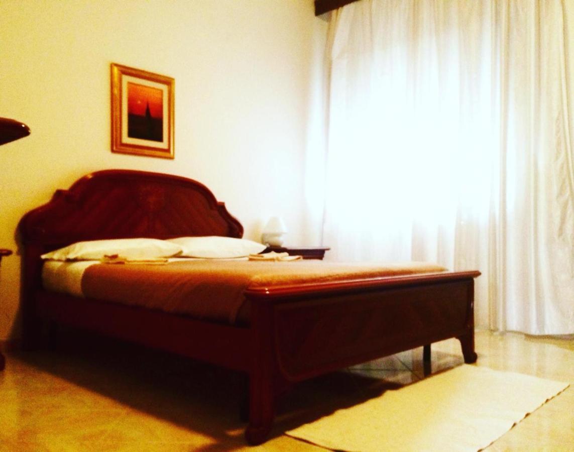 A Due Passi Rooms La Maddalena  Exteriér fotografie
